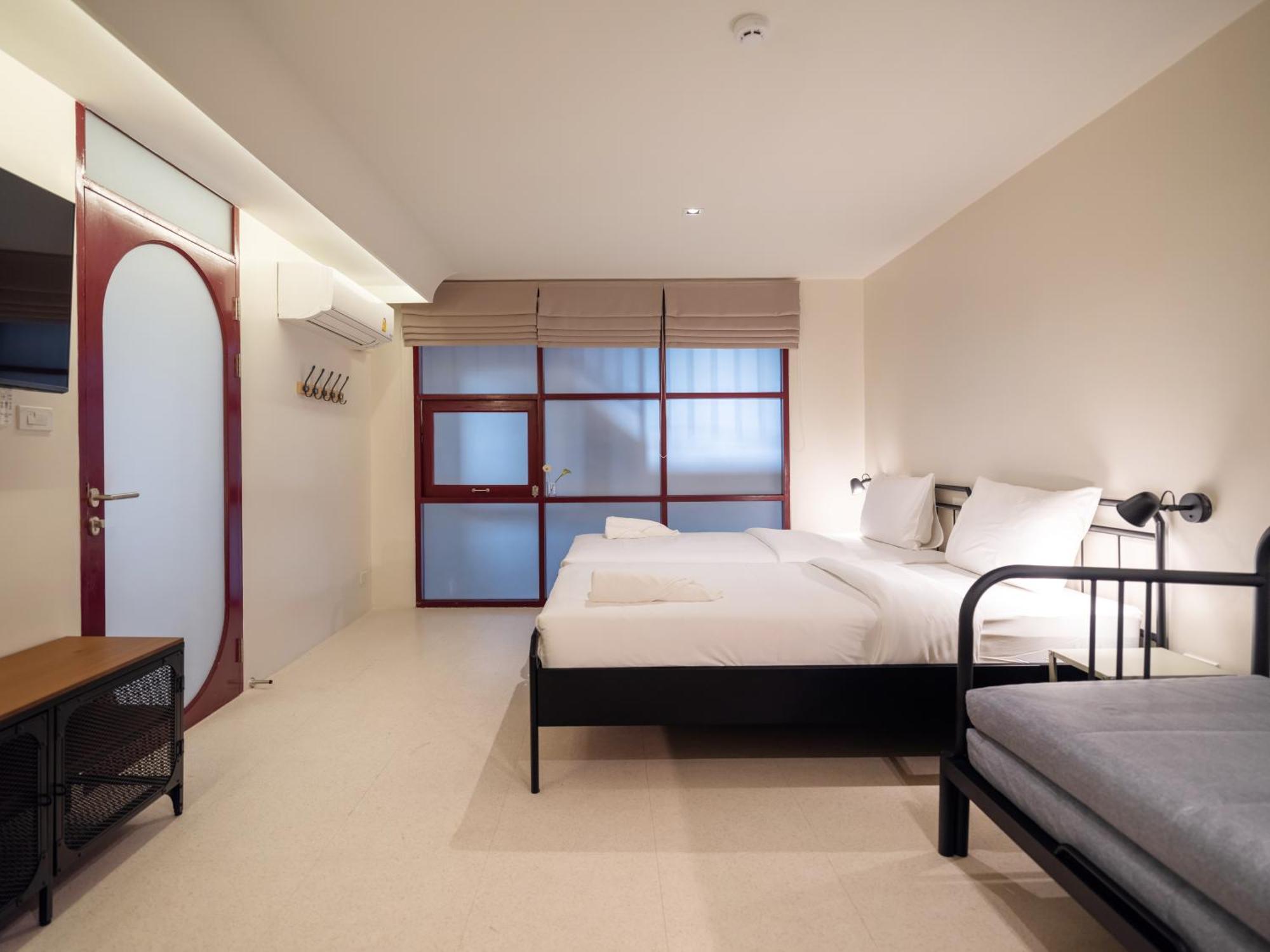 Bedtime Storeys Near Icon Siam Bangkok Exterior photo